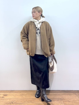 「アイテム（ヘアゴム）」を使った、ニッシさん（レディース・164cm）の秋コーディネート