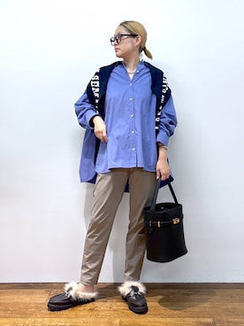 「アイテム（バングル/リストバンド）」を使った、ニッシさん（レディース・164cm・40代）の秋コーディネート