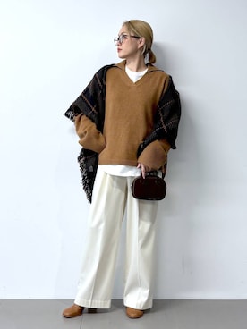 「アイテム（ストール/ショール）」を使った、ニッシさん（レディース・164cm・40代）の秋コーディネート