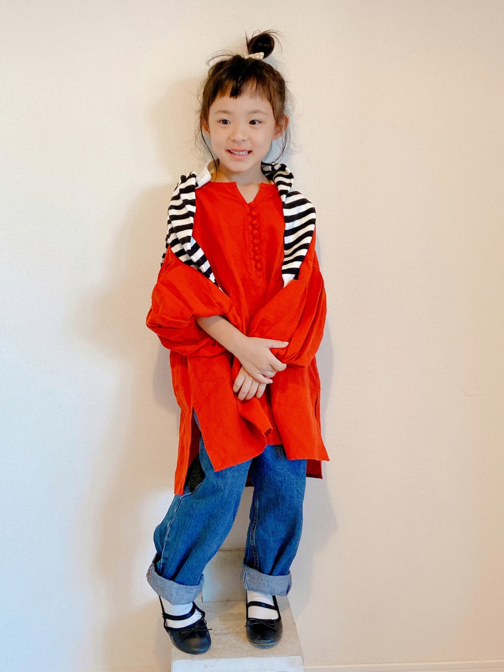 「デニム、GU、休日コーデ、秋コーデ、だから秋服が好き、ボーダー、秋色、デニムパンツ、バレエシューズ、カジュアル」｜「GUのアイテム（デニムパンツ、ブルー系）」を使った、utasoraさん（キッズ・110cm）の秋コーディネートの1枚目の写真