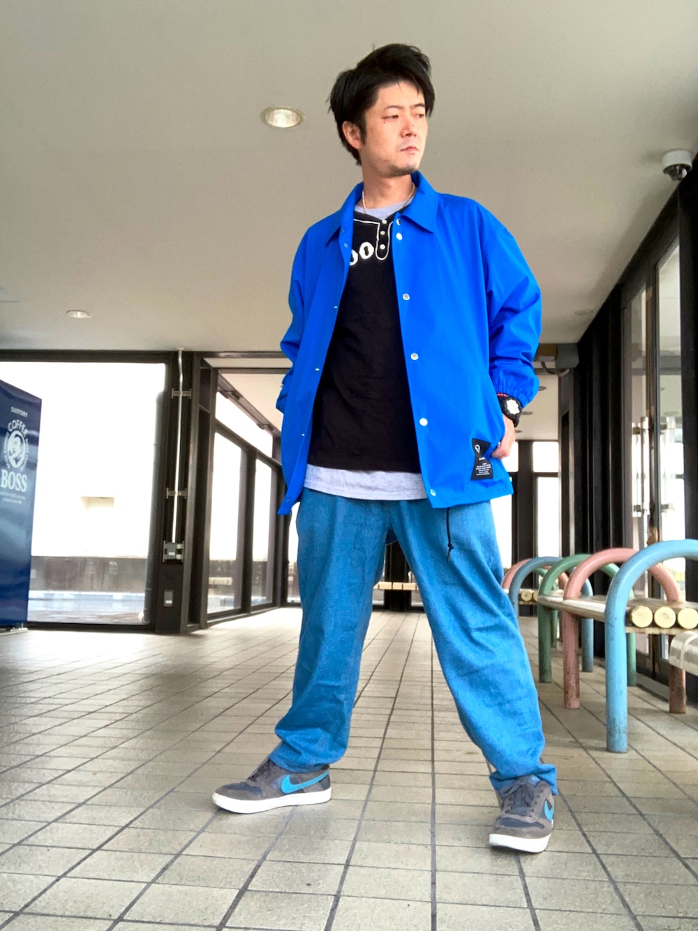 「GU、gu undercover、tk.TAKEO KIKUCHI、Mark Gonzales、CHESWICK、NIKE、nike sb、G-SHOCK、プチプラ、アンダーカバー(UNDERCOVER)、スケータースタイル、レイヤードスタイル」｜「CHESWICKのアイテム（Tシャツ/カットソー、ブラック系）」を使った、iadonさん（メンズ・165cm）の秋コーディネートの1枚目の写真