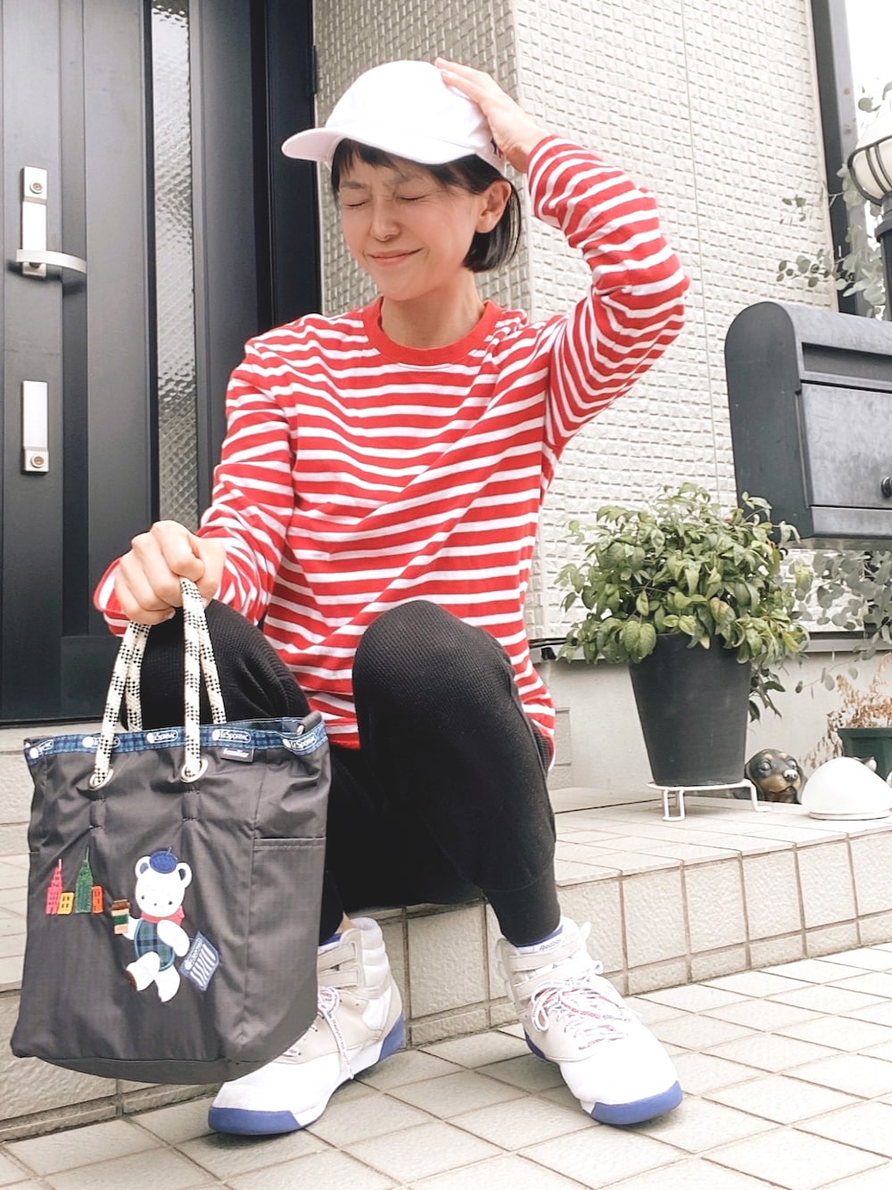 「オトナカワイイ、休日スタイル、大人ボーダー」｜「Maison KitsuneのTRICOLOR FOX 6P CAP（キャップ、ホワイト系）」を使った、mgmymdさん（レディース・163cm）の秋コーディネートの1枚目の写真