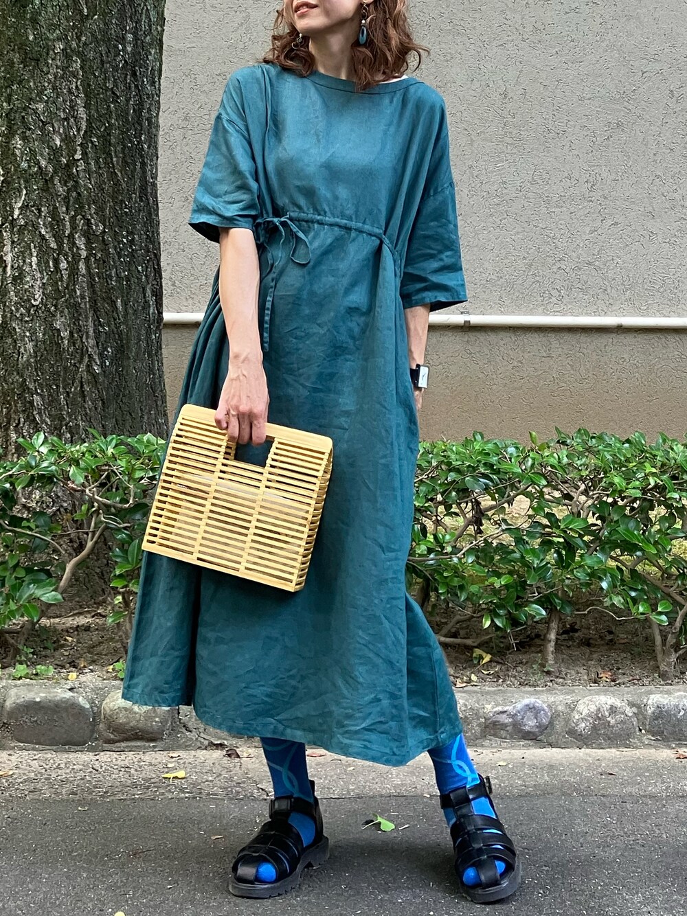 「リネンワンピース、グリーンコーデ、クレアデリス、Crea delice、Sockwell、着圧ソックス、カラーソックス、柄ソックス、Samansa Mos2、40代ファッション、アラフィフ」｜「Crea deliceのアイテム（ワンピース/ドレス、グリーン系）」を使った、まゆみんさん（レディース・160cm）の夏コーディネートの1枚目の写真