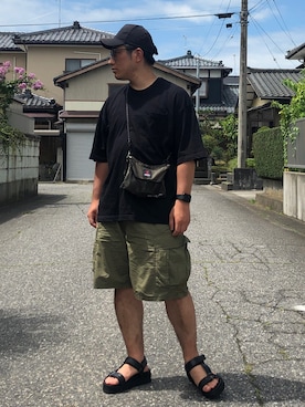 「GU（ジーユー）のアイテム（Tシャツ/カットソー、ブラック系）」を使った、kobayasi27さん（メンズ・173cm）の夏コーディネート