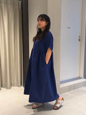 「かぐれ（カグレ）のコットンシルクサイドギャザーワンピース（ワンピース、ブルー系）」を使った、ののさん（レディース・160cm）の夏コーディネート