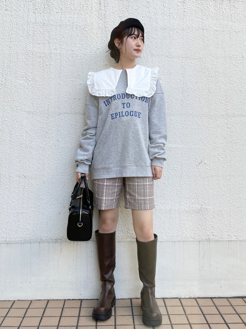 「だから秋服が好き、秋トレンド2021、WEARセンバツ、秋コーデ、秋服、ハーフパンツ、ビッグカラー、ロングブーツ、スエット、秋冬コーデ、ブーツ、韓国ファッション、ベレー帽、レイヤードスタイル、プチプラコーデ」｜「archivesのウールベレー（ハンチング/ベレー帽、ブラック系）」を使った、EPIMI ÉPIMMYさん（レディース・164cm）の秋コーディネートの1枚目の写真
