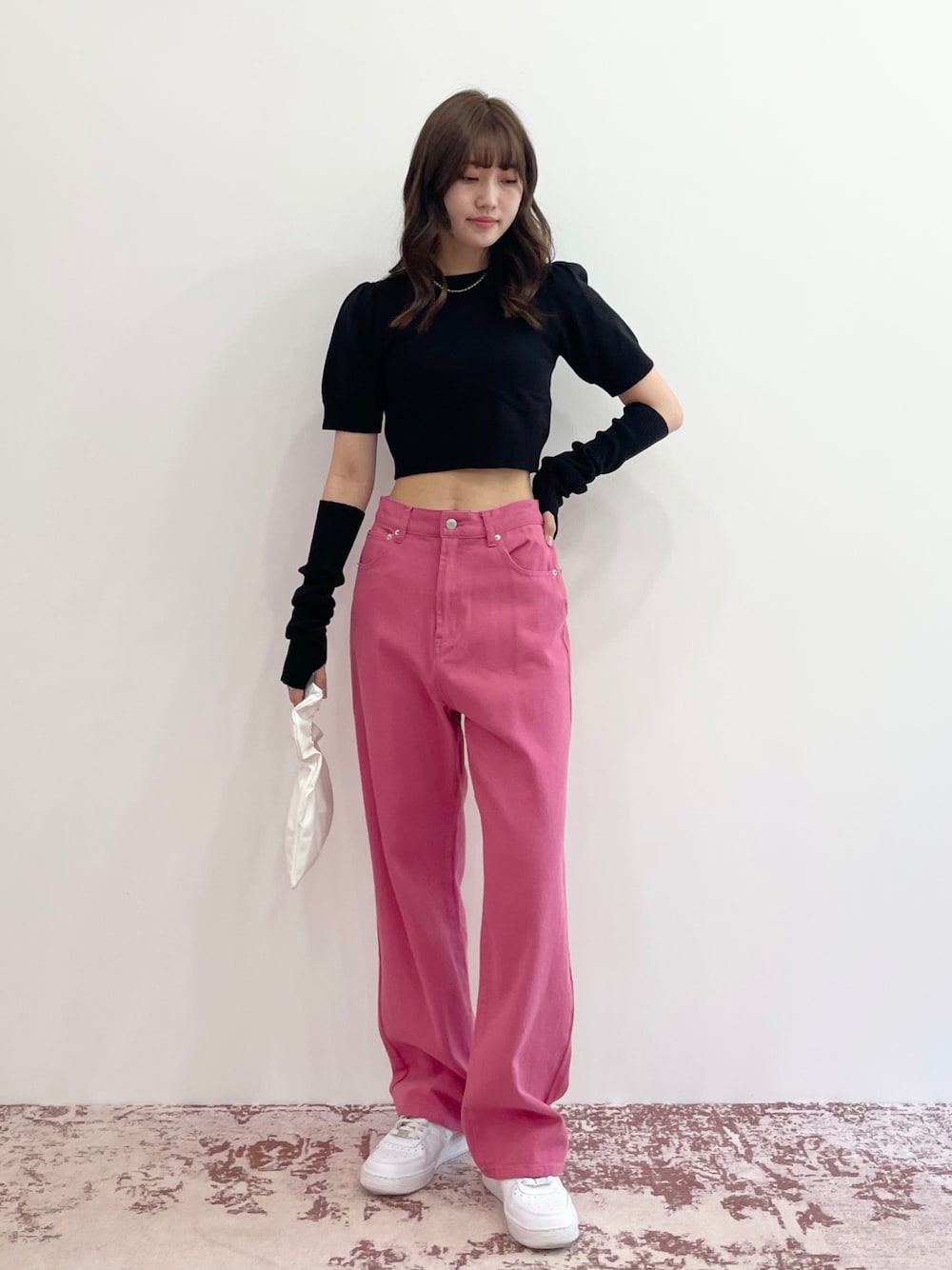 「ゆるコーデ、着回しコーデ、厚底シューズ、アームウォーマー、アームカバー、ストリート、カラーパンツ、y2k、韓国ファッション、プチプラ、プチプラコーデ、秋服準備はじめました、カラー×コーデ、韓国コーデ、ストリートコーデ」｜「NIKEのナイキ エア フォース 1 シャドウ ウィメンズシューズ / Nike Air Force 1 Shadow Women's Shoes CI0919-100 White（スニーカー、ホワイト系）」を使った、EPIMI ÉPIMMYさん（レディース・164cm）の夏コーディネートの1枚目の写真