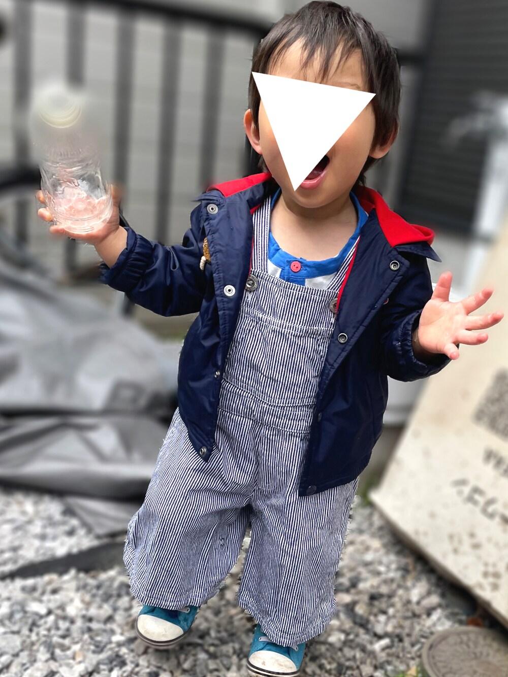 「キッズファッション、むすこーで、男の子、男の子コーデ、韓国子供服、1歳、1歳7ヶ月、Polo Ralph Lauren、西松屋、サロペット、converse、古着、１歳男の子、オーバーオール」｜「CONVERSEのCONVERSE BABY ALL STAR N SPACE JAM PT Z / コンバース ベビー オールスター N スペース ジャム PT Z（スニーカー、ブルー系）」を使った、𝚖𝚒𝚣𝚞☻︎　  さん（キッズ・70cm）の春コーディネートの1枚目の写真