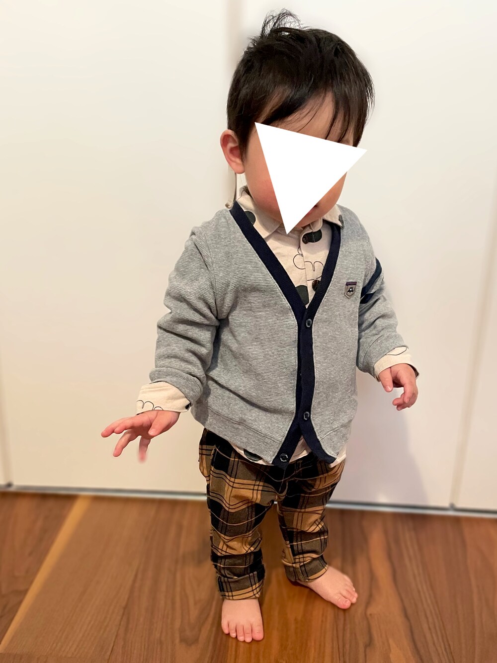 「シャツスタイル、ベビーファッション、ベビーコーデ、男の子、男の子コーデ、1歳、1歳3ヶ月、男の子ベビー、１歳男の子、familiar、古着、チェックパンツ、シャツ、BREEZE、used」｜「BREEZEのらくらくスキニーパンツ（その他パンツ、イエロー系）」を使った、𝚖𝚒𝚣𝚞☻︎　  さん（キッズ・70cm）の冬コーディネートの1枚目の写真