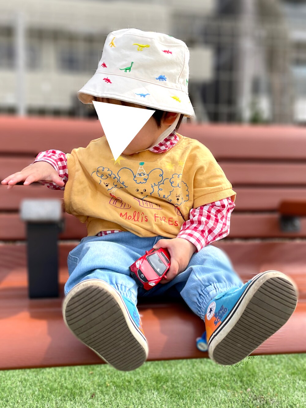 「キッズファッション、むすこーで、おとこのこ、デニムパンツ、チェック、コンバース、1歳、１歳男の子、1歳7ヶ月、BeBe、shein、韓国子供服、GAP、チェックシャツ、カジュアルコーデ」｜「SHEINのアイテム（ハット、ホワイト系）」を使った、𝚖𝚒𝚣𝚞☻︎　  さん（キッズ・70cm）の春コーディネートの1枚目の写真