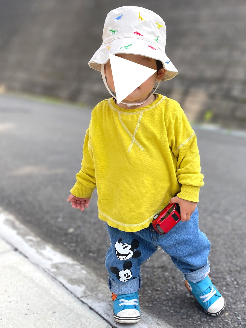 「プチプラ、おとこのこ、converse、保育園コーデ、BREEZE、1歳、1歳7ヶ月、shein、ミッキー、保育園、バケットハット、１歳男の子、男の子コーデ、used」｜「SHEINのアイテム（ハット、ホワイト系）」を使った、𝚖𝚒𝚣𝚞☻︎　  さん（キッズ・80cm）の春コーディネートの1枚目の写真