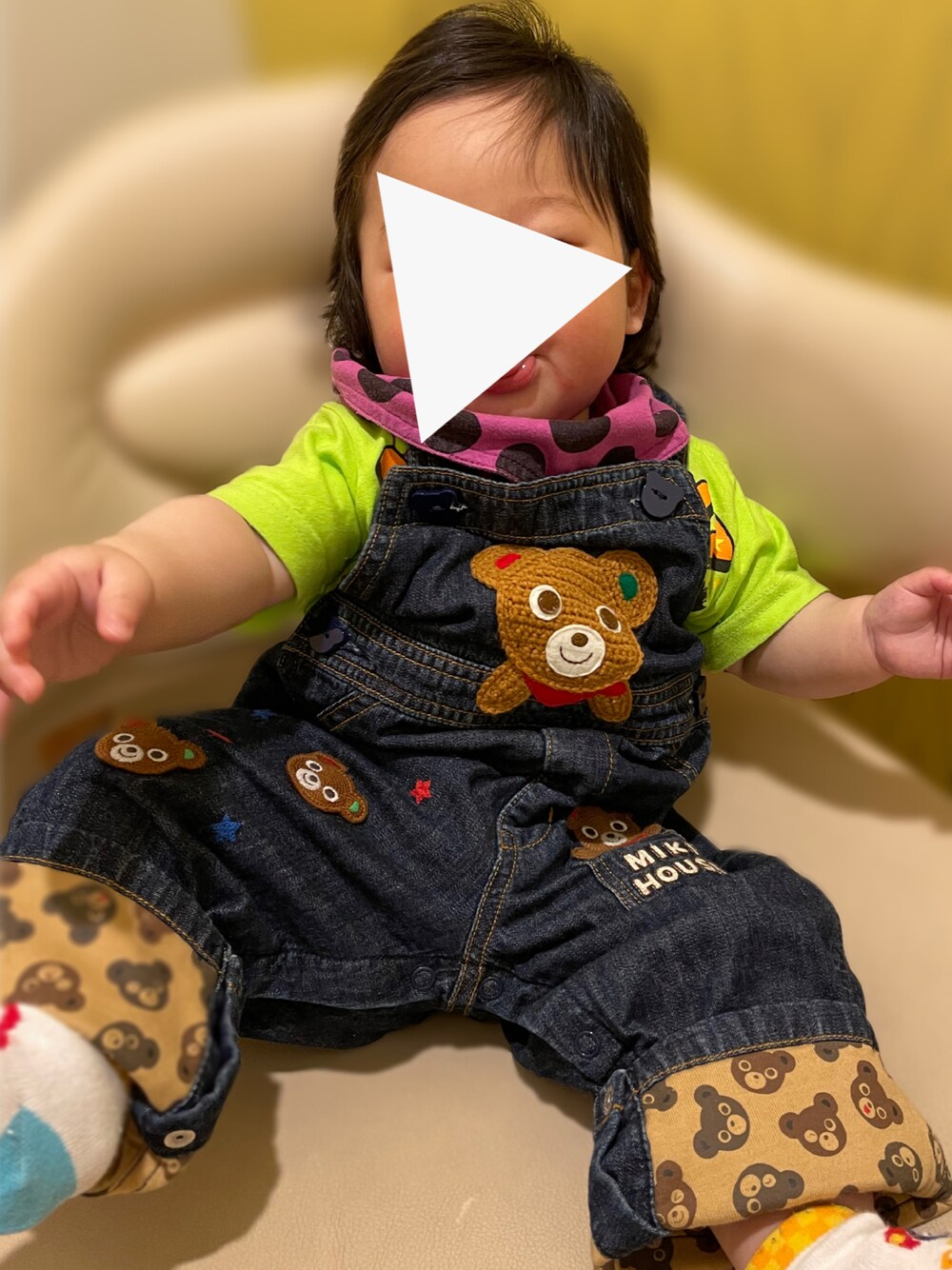 「生後7ヶ月、ベビーコーデ、オーバーオールコーデ、おとこのこ、Tシャツデビュー」｜「MIKI HOUSEの編みプッチーいっぱい オーバーオール（サロペット/オーバーオール、ブルー系）」を使った、𝚖𝚒𝚣𝚞☻︎　  さん（キッズ・70cm）の春コーディネートの1枚目の写真