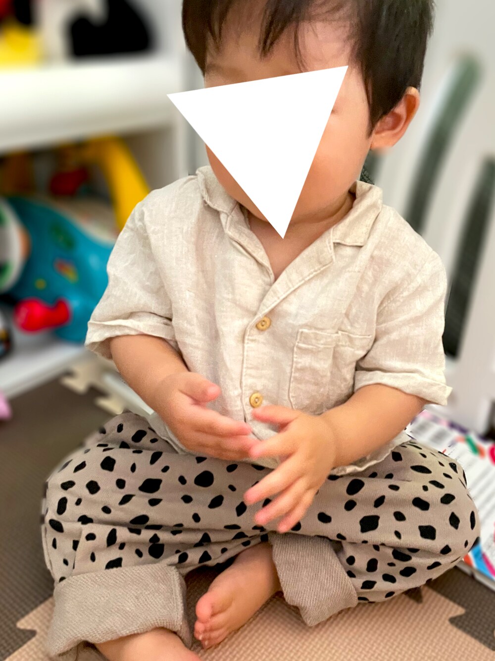 「男の子、休日スタイル、むすこーで、ベビーコーデ、おとこのこ、赤ちゃん、男の子コーデ、1歳、デビロック、H&M baby、男の子ベビー、1歳1ヶ月」｜「H&Mのアイテム（シャツ/ブラウス、ベージュ系）」を使った、𝚖𝚒𝚣𝚞☻︎　  さん（キッズ・70cm）の秋コーディネートの1枚目の写真