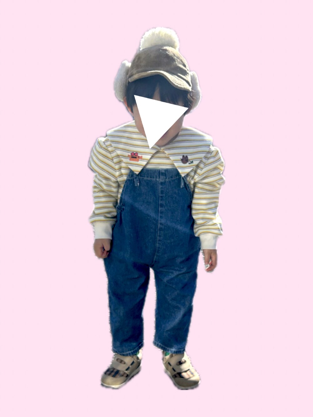 「お出かけコーデ、デニムパンツ、男の子コーデ、男の子、休日スタイル、オーバーオール、サロペット、韓国子供服、3歳、3歳男の子、3歳5ヶ月、むすこーで、moimoln、バースデイ、ボーダー」｜「moimolnのカミーラカラー起毛トップス（Tシャツ/カットソー、ホワイト系）」を使った、𝚖𝚒𝚣𝚞☻︎　  さん（キッズ・90cm）の冬コーディネートの1枚目の写真