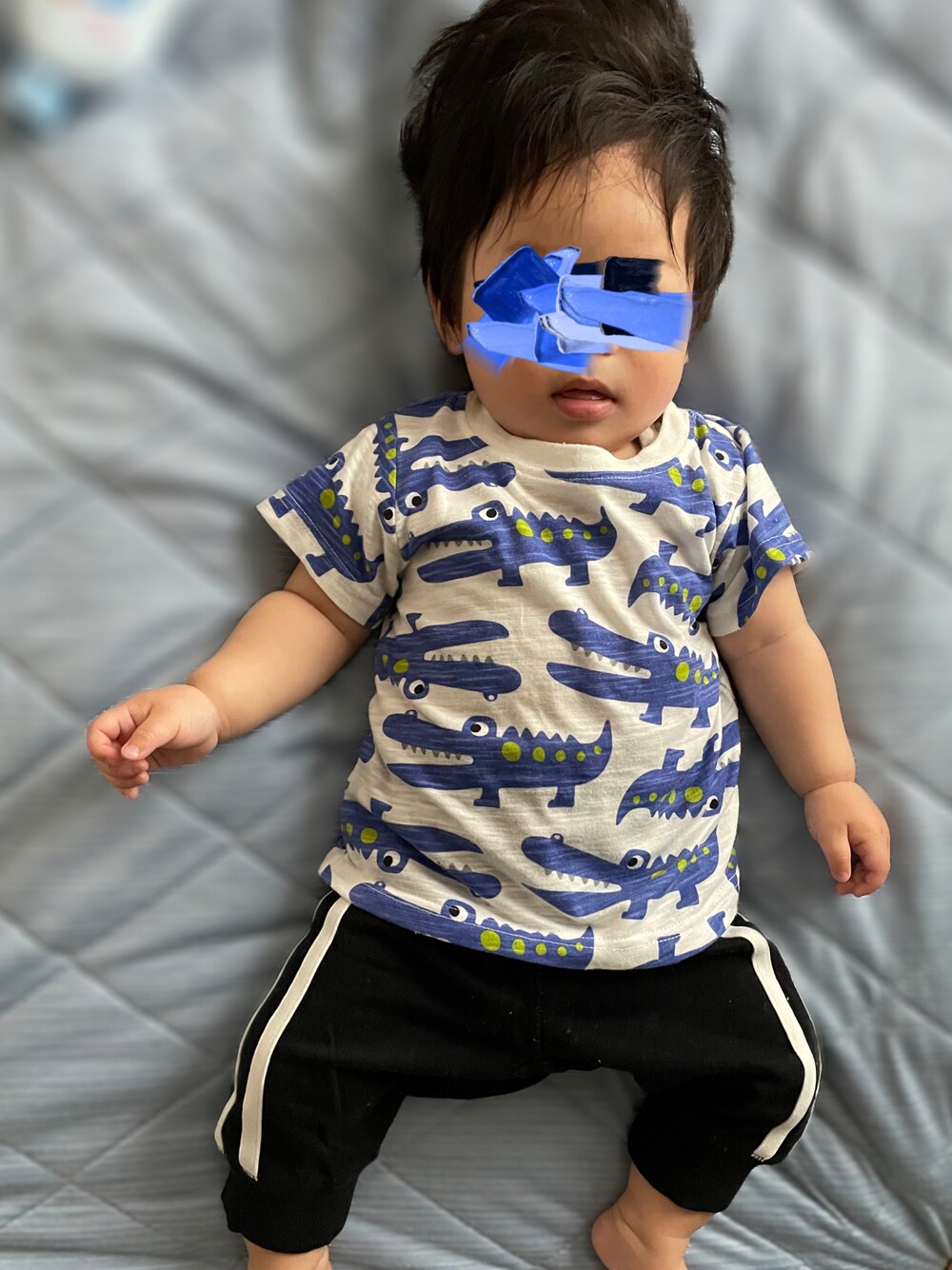 「生後9ヶ月、スポーティ、ベビーコーデ、男の子ベビー、おとこのこーで、ワニ、Tシャツ、うごきやすい、赤ちゃん、ラインパンツ、西松屋、西松屋コーデ、プチプラ」｜「西松屋のアイテム（Tシャツ/カットソー、ホワイト系）」を使った、𝚖𝚒𝚣𝚞☻︎　  さん（キッズ・70cm）の夏コーディネートの1枚目の写真