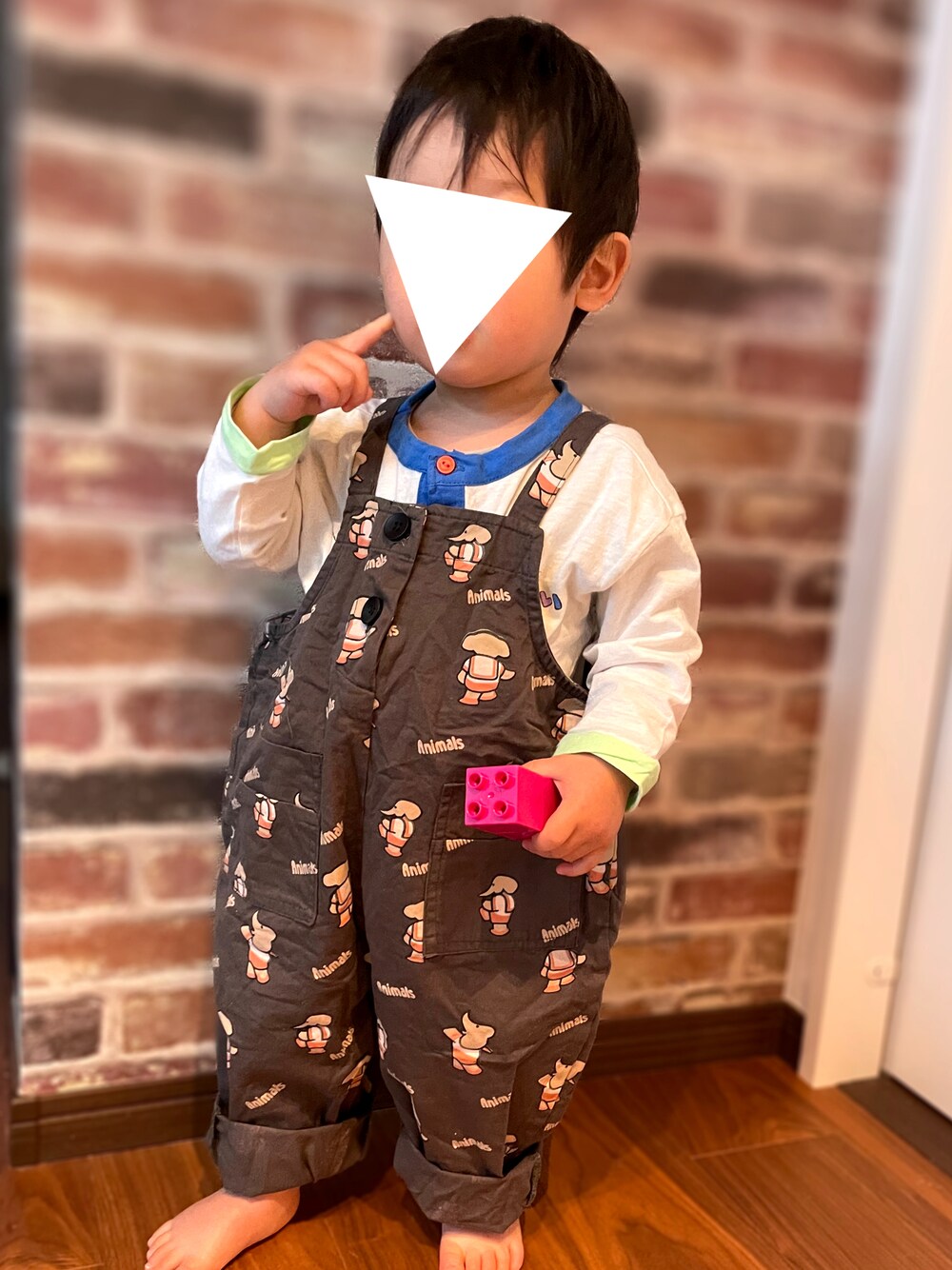 「キッズファッション、休日スタイル、春コーデ、おとこのこーで、韓国子供服、オーバーオール、１歳男の子、1歳、1歳6ヶ月、1歳半、aimoha(aimoha)、ゾウさん、男の子ベビー、ベビーコーデ、サロペット」｜「aimohaのaimoha-KIDS- 可愛い総柄プリントサロペット（サロペット/オーバーオール、グレー系）」を使った、𝚖𝚒𝚣𝚞☻︎　  さん（キッズ・70cm）の春コーディネートの1枚目の写真