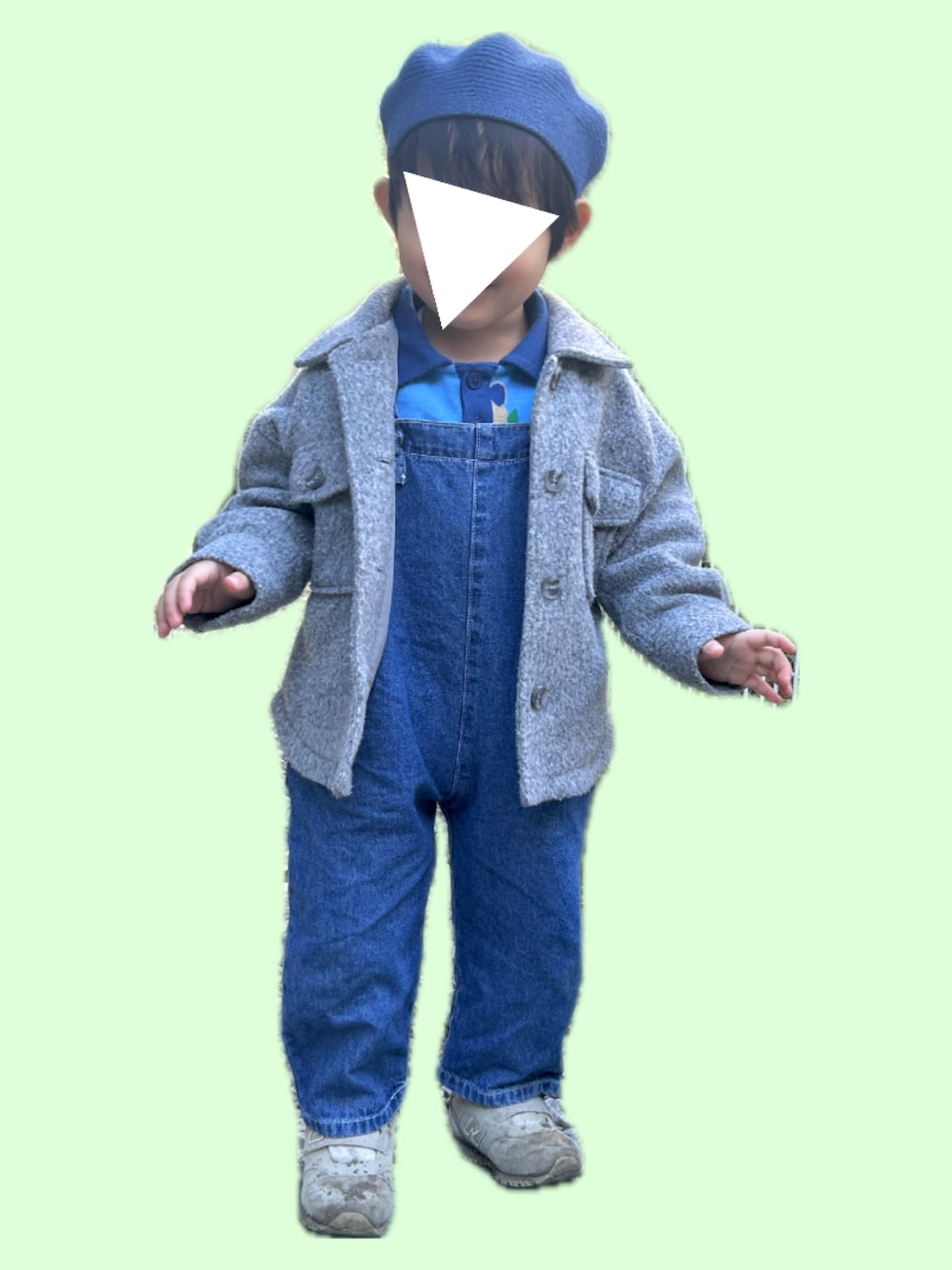 「休日スタイル、韓国子供服、お出かけコーデ、男の子、むすこーで、男の子コーデ、おとこのこ、サロペット、3歳、3歳４ヶ月、3歳男の子、ベレー帽、オーバーオール、グローバルワーク(GLOBAL WORK)、moimoln」｜「moimolnのカメラハーフネックトップス（Tシャツ/カットソー、ブルー系）」を使った、𝚖𝚒𝚣𝚞☻︎　  さん（キッズ・90cm）の冬コーディネートの1枚目の写真