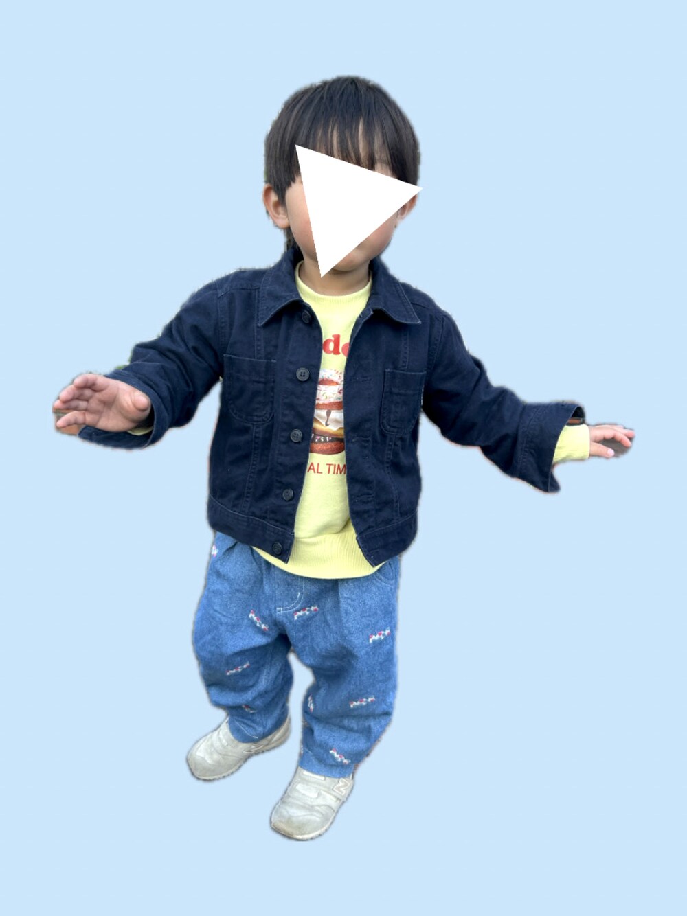「春色、キッズファッション、キッズコーデ、むすこーで、男の子コーデ、アプレレクール、男の子、ジャケット、3歳、3歳男の子、3歳7か月、保育園コーデ、保育園、BREEZE、コムサイズム(COMME CA ISM)」｜「BREEZEの【セットアップ可】バリエーショントレーナー（スウェット、イエロー系）」を使った、𝚖𝚒𝚣𝚞☻︎　  さん（キッズ・90cm）の春コーディネートの1枚目の写真