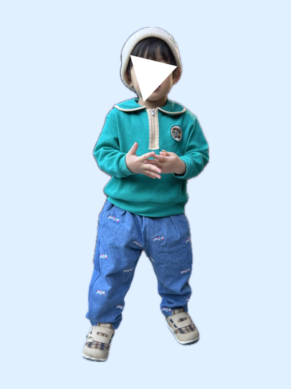 「スニーカー、韓国子供服、キッズファッション、moimoln、3歳男の子、おとこのこ、保育園コーデ、むすこーで、ハーフジップ、3歳5ヶ月、3歳、ニット帽、アプレレクール、保育園、ペコちゃん」｜「apres les coursのPEKO&POKO デニムパンツ（デニムパンツ、ブルー系）」を使った、𝚖𝚒𝚣𝚞☻︎　  さん（キッズ・90cm）の冬コーディネートの1枚目の写真