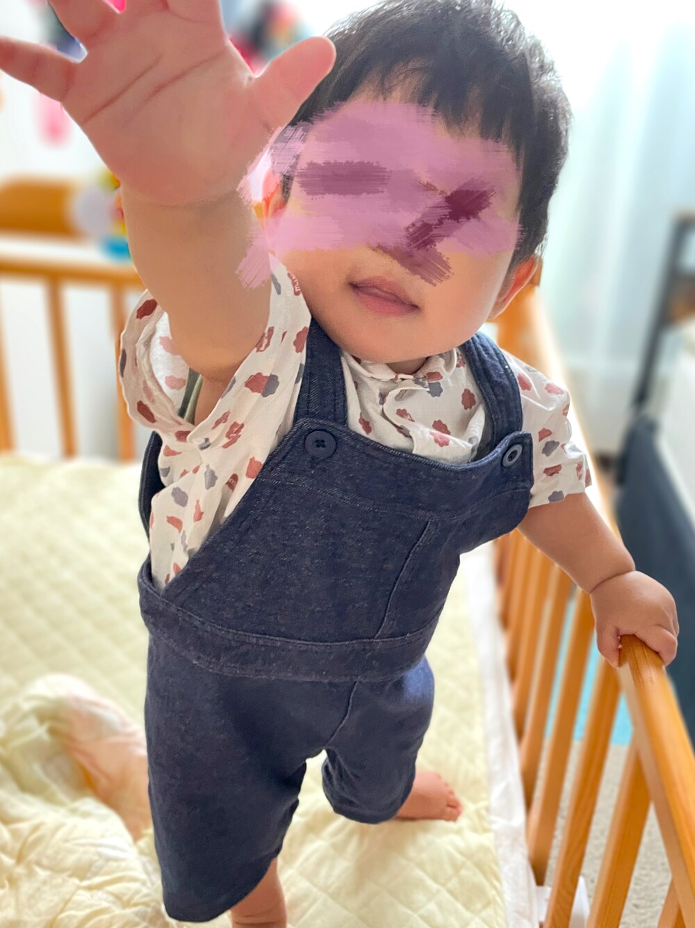 「休日スタイル、生後10ヶ月、ミルキー、オーバーオール、シャツ、ベビーコーデ、男の子ベビー、おとこのこーで、アプレレクール、組曲」｜「組曲のアイテム（サロペット/オーバーオール、ブルー系）」を使った、𝚖𝚒𝚣𝚞☻︎　  さん（キッズ・70cm）の夏コーディネートの1枚目の写真