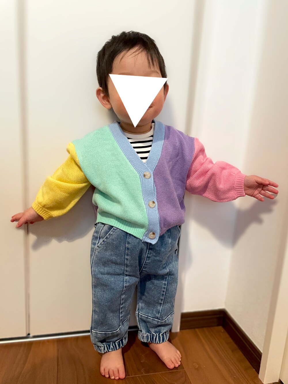 「キッズファッション、むすこーで、おとこのこ、カーディガン、春色、1歳、1歳5ヶ月、１歳男の子、男の子ベビー、ベビーコーデ、shein、カラフル、moimoln、petit main、海外子供服」｜「moimolnのアウル刺繍デニムパンツ（デニムパンツ、ブルー系）」を使った、𝚖𝚒𝚣𝚞☻︎　  さん（キッズ・70cm）の冬コーディネートの1枚目の写真