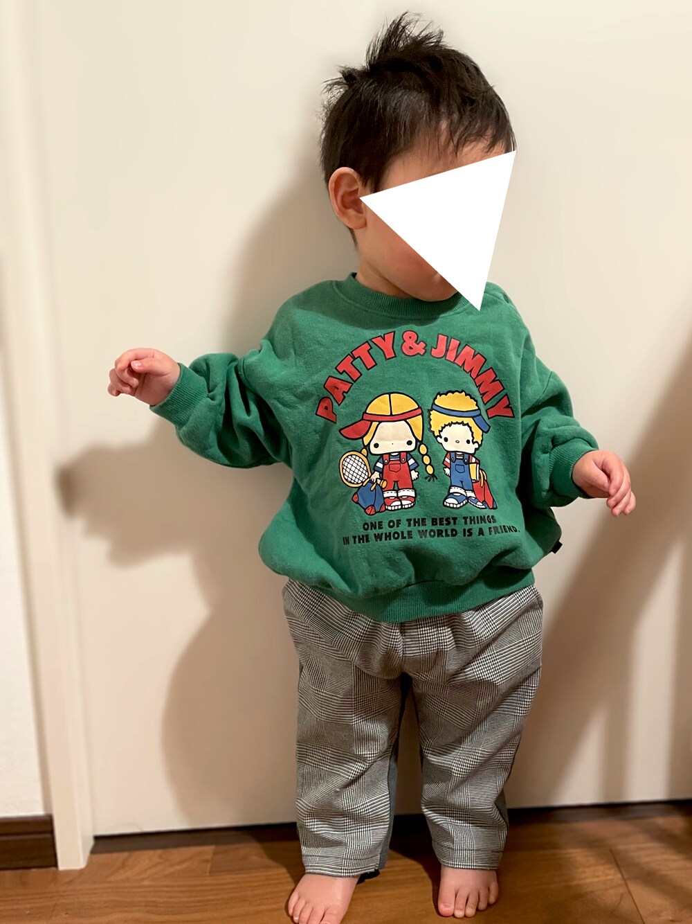 「男の子コーデ、プチプラ、1歳、1歳4ヶ月、１歳男の子、男の子ベビー、ベビーコーデ、保育園コーデ、保育園、バースデイ、クレードスコープ、futafuta、スウェット」｜「kladskapのアイテム（パンツ、グレー系）」を使った、𝚖𝚒𝚣𝚞☻︎　  さん（キッズ・70cm）の冬コーディネートの1枚目の写真