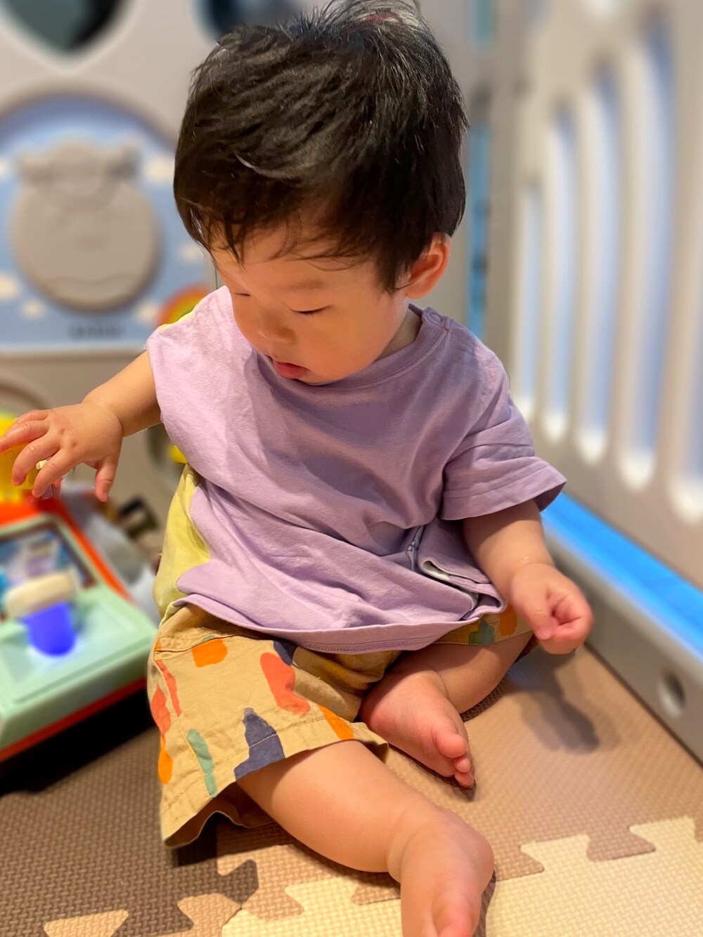 「夏コーデ、ゆるコーデ、ハーフパンツ、男の子コーデ、夏、おとこのこーで、男の子ベビー、生後10ヶ月、保育園、保育園コーデ、GU、シナぷしゅコラボコーデ、シナぷしゅ、Tシャツ、ベビーコーデ」｜「GUのアイテム（Tシャツ/カットソー、パープル系）」を使った、𝚖𝚒𝚣𝚞☻︎　  さん（キッズ・70cm）の夏コーディネートの1枚目の写真