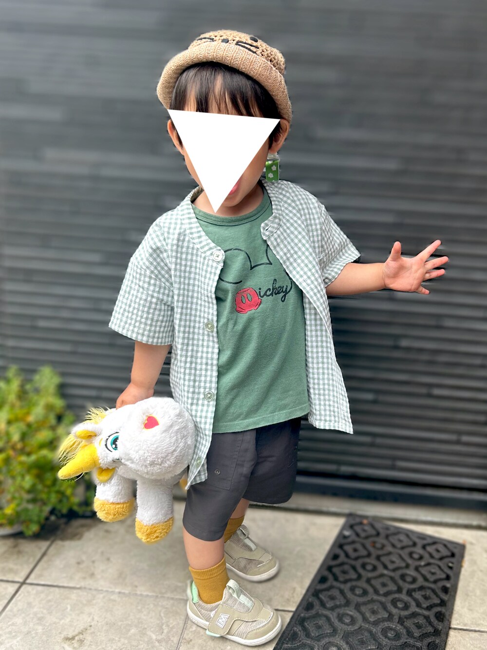 「男の子コーデ、ハーフパンツ、キッズファッション、着回しコーデ、Tシャツ、子供服、男の子、2歳、2歳8ヶ月、2歳男の子、シューラルー(SHOO・LA・RUE)、おさがり、shein、シャツスタイル、むぎわら帽子」｜「SHEINのアイテム（ハット、ベージュ系）」を使った、𝚖𝚒𝚣𝚞☻︎　  さん（キッズ・80cm）の春コーディネートの1枚目の写真