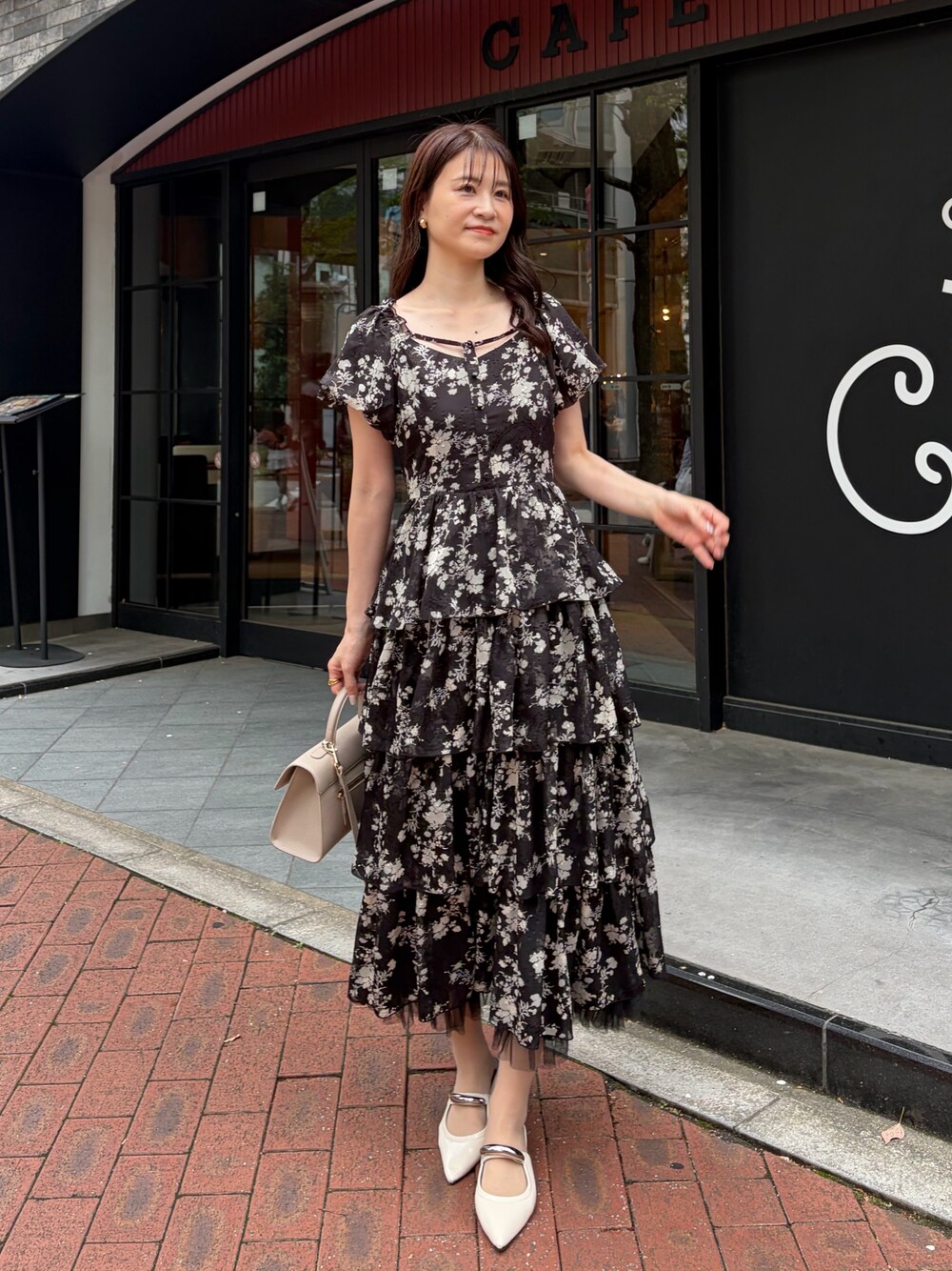 Black Ribbon Collection】バックリボンティアードワンピースを使った