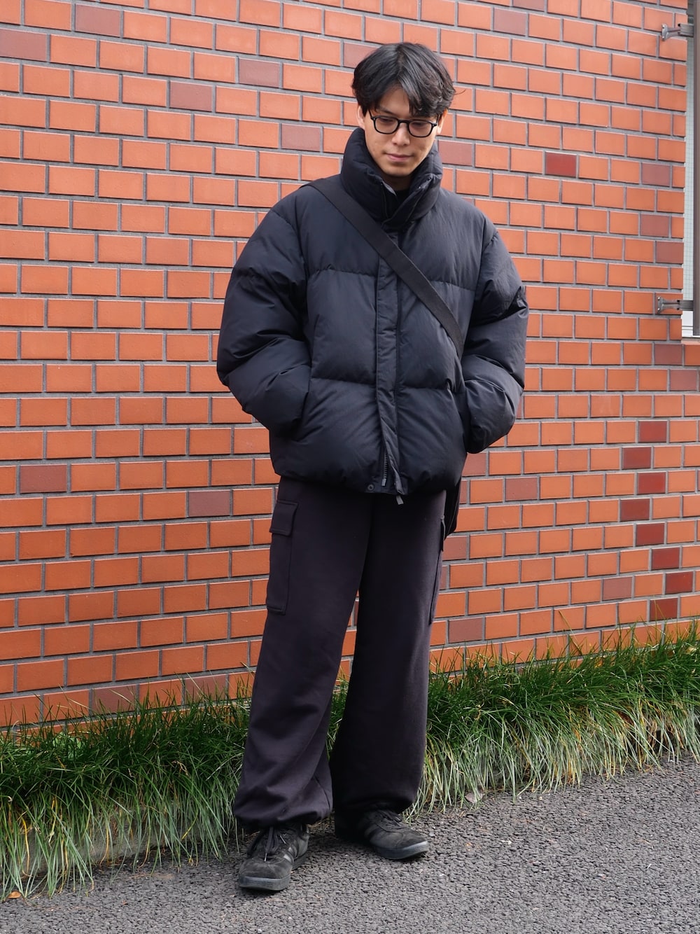 「UNIQLOのアイテム（ダウンジャケット/コート、ブラック系）」を使った、わむう_wamuさん（メンズ・164cm）の冬コーディネートの1枚目の写真
