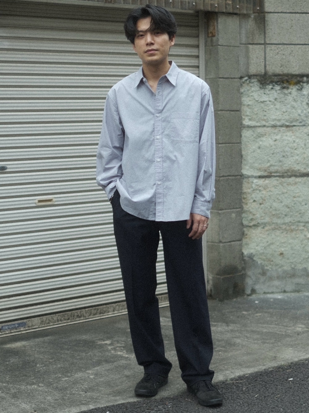 「shiunのHICOUNT WASHER SHIRT（シャツ/ブラウス、ブルー系）」を使った、わむう_wamuさん（メンズ・164cm）の春コーディネートの1枚目の写真