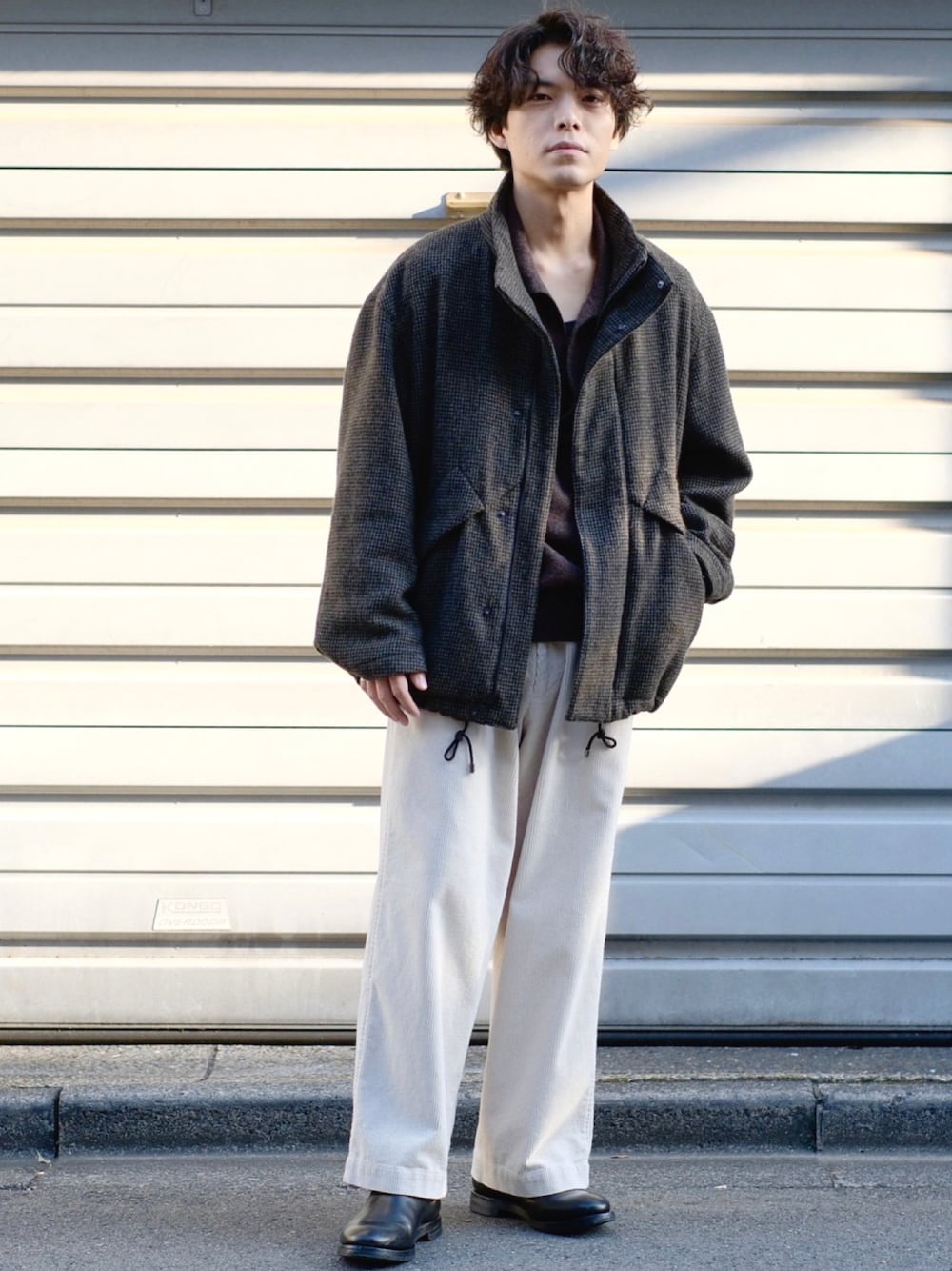 「ファッションを楽しもう、シンプルスタイル、休日スタイル、シンプル、おしゃれさんと繋がりたい、ビッグシルエット、秋コーデ、冬コーデ、低身長、shiun、ストリート、服好きな人と繋がりたい、ニット、ニットポロ、コーデュロイ」｜「HARROGATEのアイテム（ブーツ、ブラック系）」を使った、わむう_wamuさん（メンズ・164cm）の秋コーディネートの1枚目の写真