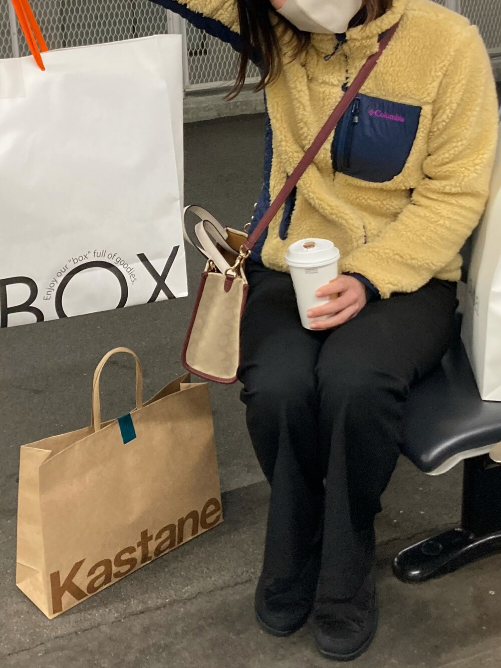 「Columbiaのアーチャーリッジウィメンズジャケット（ブルゾン、ベージュ系）」を使った、maopippi さん（レディース・165cm）の冬コーディネートの1枚目の写真