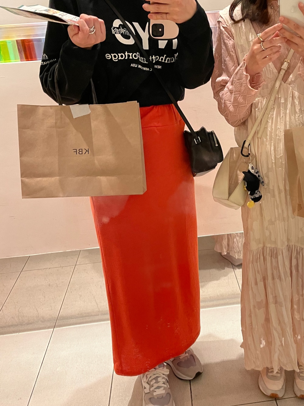 「Manhattan Portageのアイテム（Tシャツ/カットソー、ブラック系）」を使った、maopippi さん（レディース・165cm）の春コーディネートの1枚目の写真