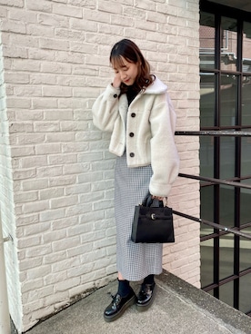 「ショート丈トップス」｜「アイテム（トレンチコート）」を使った、akaneさん（レディース・166cm）の冬コーディネート