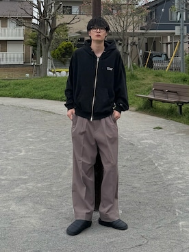 「SLICK（スリック）のアイテム」を使った、亮.さん（メンズ・180cm）の春コーディネート