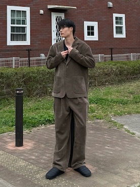 「virstlyeのアイテム（その他トップス、ブラウン系）」を使った、亮.さん（メンズ・180cm）の春コーディネート