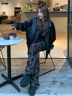 「アイテム（ライダースジャケット）」を使った、miwoさん（レディース・154cm）の秋コーディネート