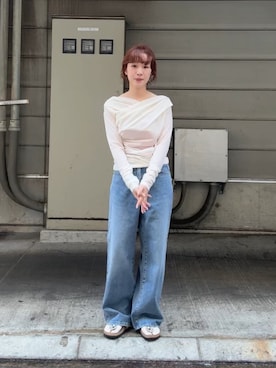 「URBAN RESEARCH（アーバンリサーチ）のベロアオフショルドレープカットソー（Tシャツ/カットソー、ホワイト系）」を使った、夏海さん（レディース・153cm）の秋コーディネート