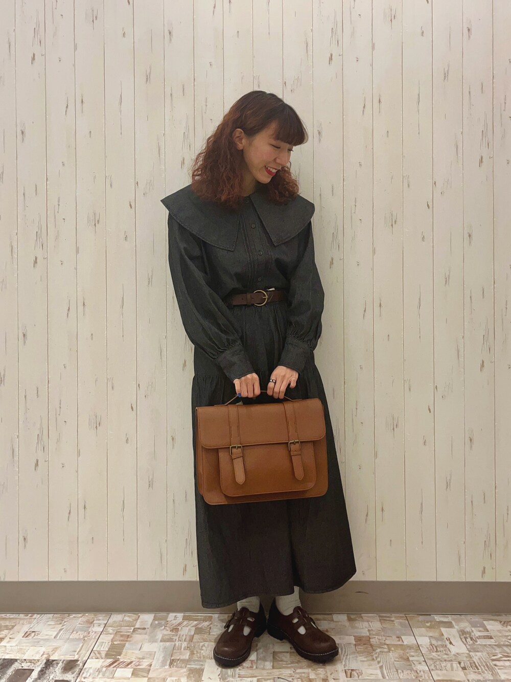 「秋服準備はじめました、秋コーデ、デニム、デニムスカート、セットアップ、バッグ、Tストラップシューズ、ブラックデニム、モノトーンコーデ、低身長、ビッグカラー、エヘカソポ、ehka sopo」｜「ehka sopoの3WAYサッチェルバッグ（ハンドバッグ、イエロー系）」を使った、kaniさん（レディース・155cm）の夏コーディネートの1枚目の写真