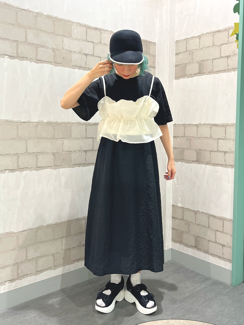 「ehka sopoのスポーツサンダル（サンダル、ブラック系）」を使った、kaniさん（レディース・155cm）の夏コーディネートの1枚目の写真