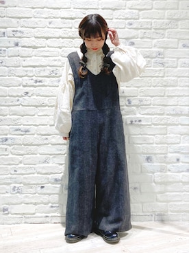 「アイテム（サロペット/オーバーオール、グレー系）」を使った、かとういおりさん（レディース・153cm）の秋コーディネート