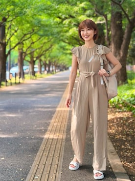 「アイテム（オールインワン・サロペット、グリーン系）」を使った、織田千穂さん（レディース・166cm）の夏コーディネート