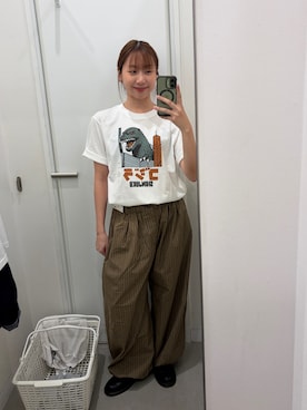 「GU（ジーユー）のアイテム（Tシャツ/カットソー、ホワイト系）」を使った、Speakkkさん（レディース・160cm）の秋コーディネート