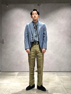 「SHIPS（シップス）のSHIPS: レギュラーカラー ベーシック ロングスリーブ シャツ 〈ストライプ/ギンガムチェック〉（シャツ/ブラウス、ブルー系）」を使った、柴田さん（メンズ・170cm）の夏コーディネート