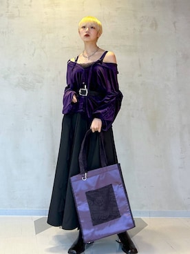 「アイテム（トートバッグ、パープル系）」を使った、Moneさん（レディース・162cm）の秋コーディネート