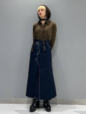 「アイテム（デニムスカート）」を使った、Moneさん（レディース・162cm・20代）の秋コーディネート