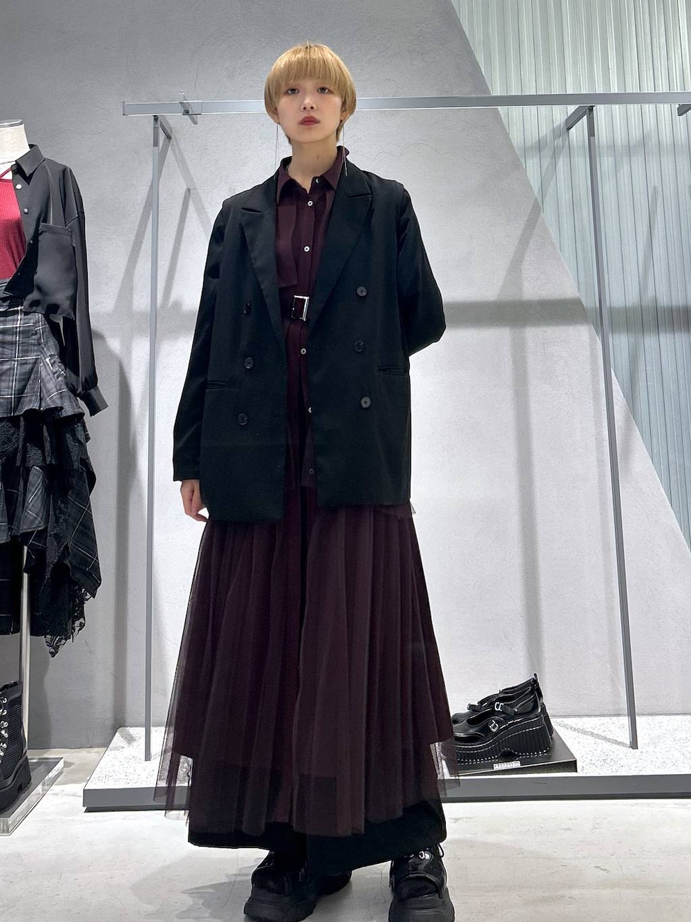 「着痩せ・細見え、モード、ベーシック/シンプル」｜「HAREの【オケージョン/セレモニー/結婚式】シアープリーツティアードワンピース(HARE)（ワンピース、レッド系）」を使った、Moneさん（レディース・162cm）の秋コーディネートの1枚目の写真