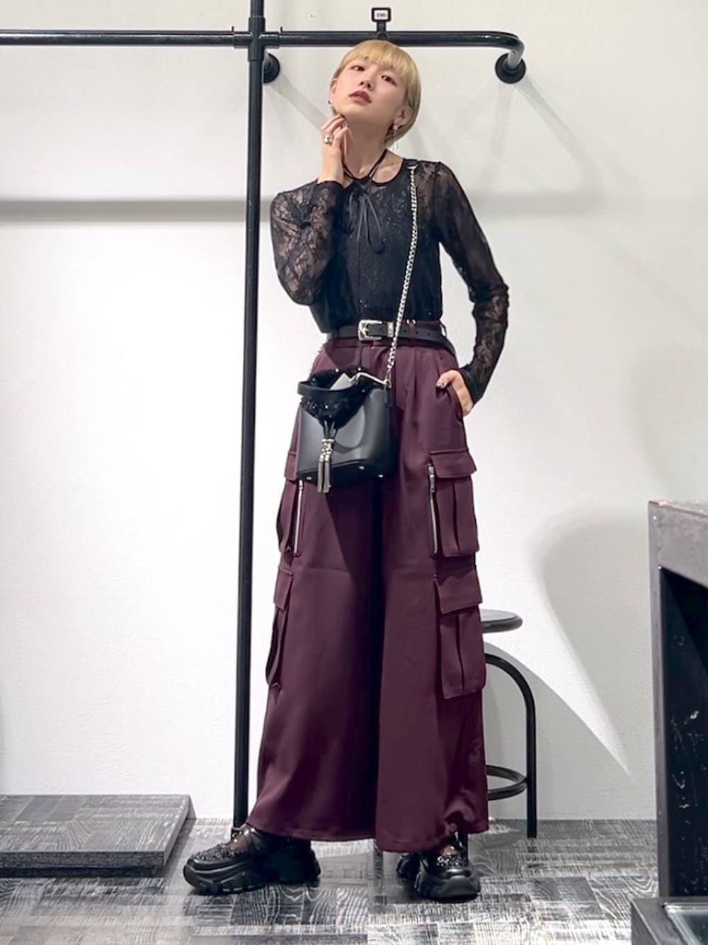 「着痩せ・細見え、モード、ベーシック/シンプル」｜「HAREのスパンコールメリージェーンシューズ(HARE)（スニーカー、ブラック系）」を使った、Moneさん（レディース・162cm）の夏コーディネートの1枚目の写真