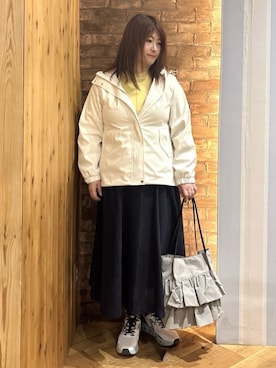 「SHOO・LA・RUE（シューラルー）の【防花粉/高レビュー】きれいもかっこいいも叶える 欲張りマウンテンパーカ（ブルゾン、ホワイト系）」を使った、ゆかぴさん（レディース・159cm）の冬コーディネート